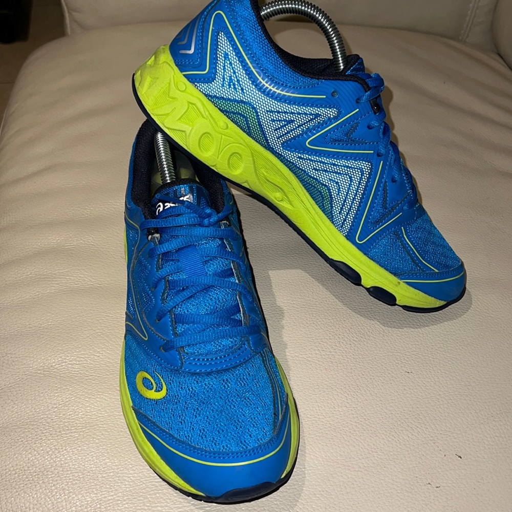 ASICS Nosa GS shoes Sz 7